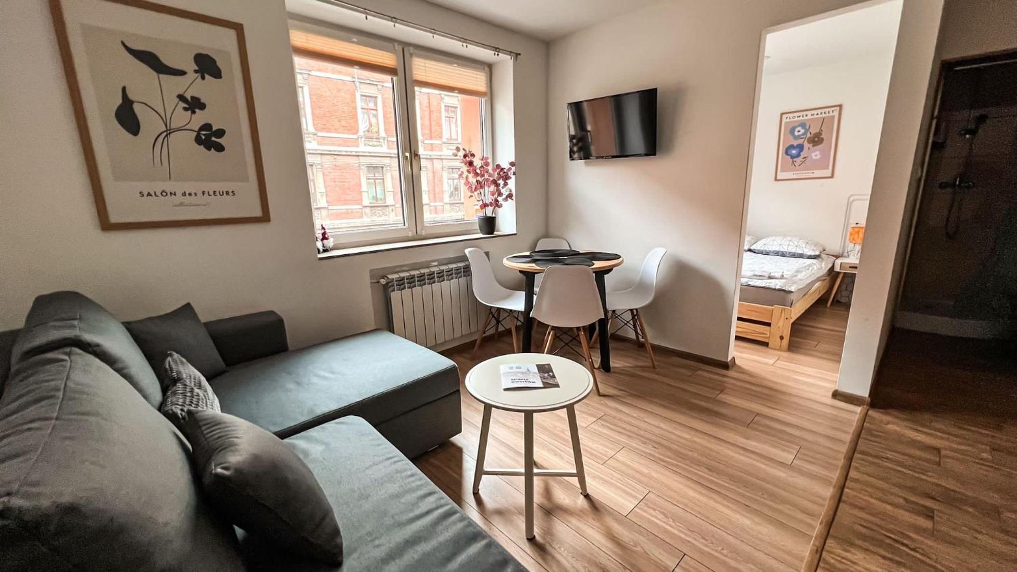 Apartamentsbymatyrafa-iv *